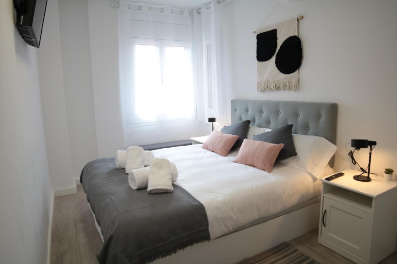 Modern Apartament Al Costat Del Parc De La Devesa ชีโรนา ภายนอก รูปภาพ