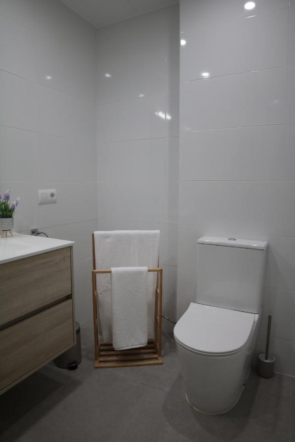 Modern Apartament Al Costat Del Parc De La Devesa ชีโรนา ภายนอก รูปภาพ